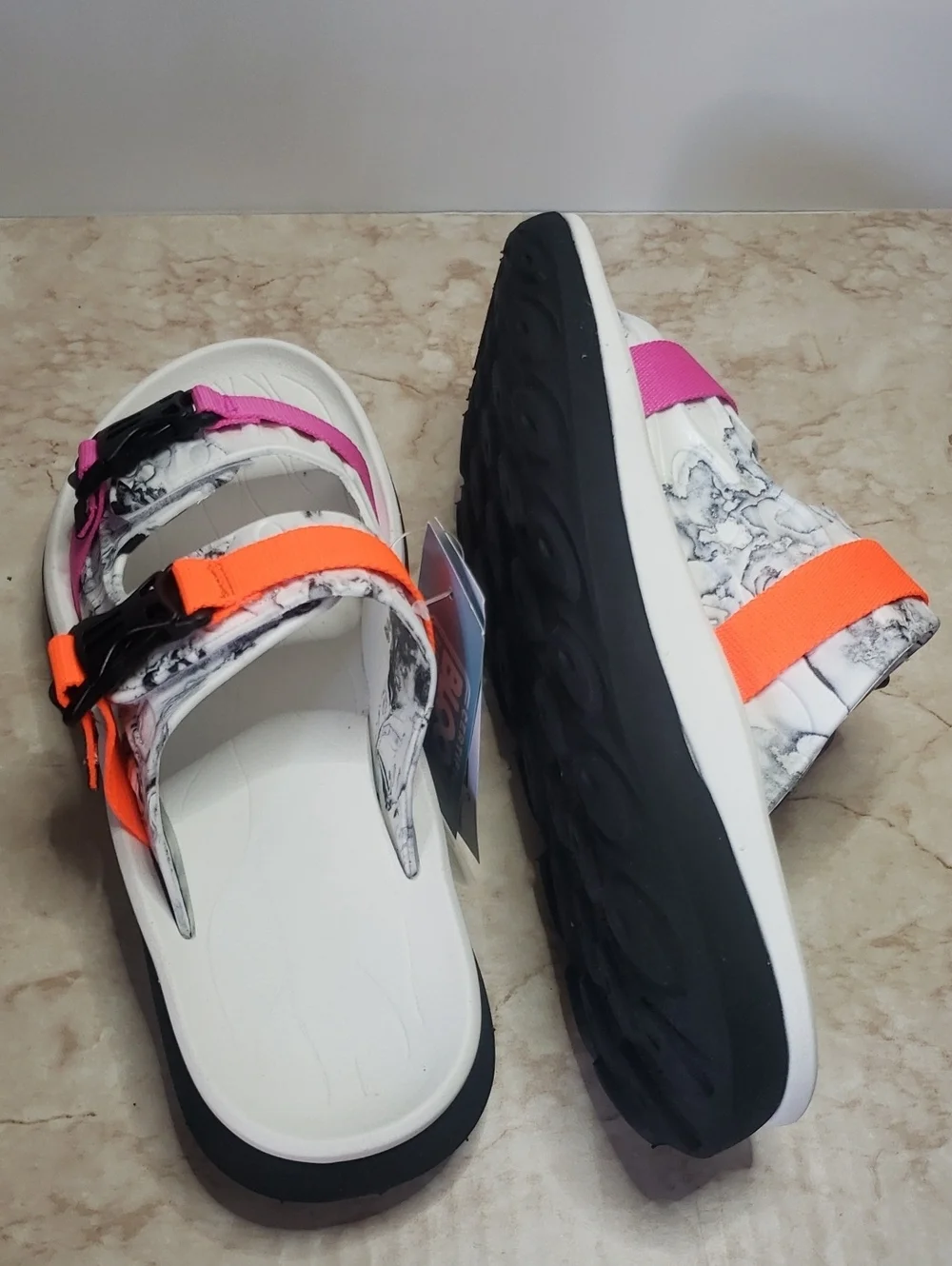 Merrell straps pink complements
